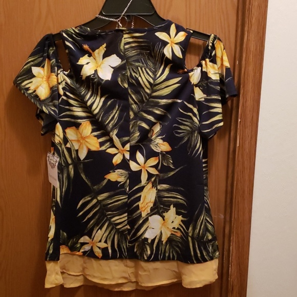 Shirt - Picture 3 of 3